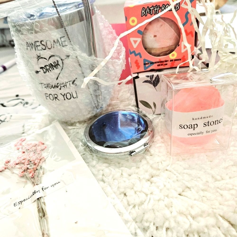 Unique gifts Basket - Picture 7 of 9